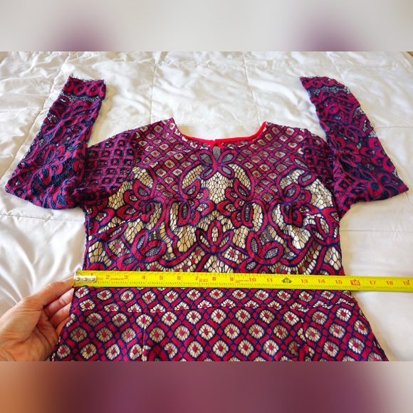 Boohoo stunning lacey long sleeved red & blue backless dress (Size 10) 💙👗🩷👗 - Picture 12 of 16
